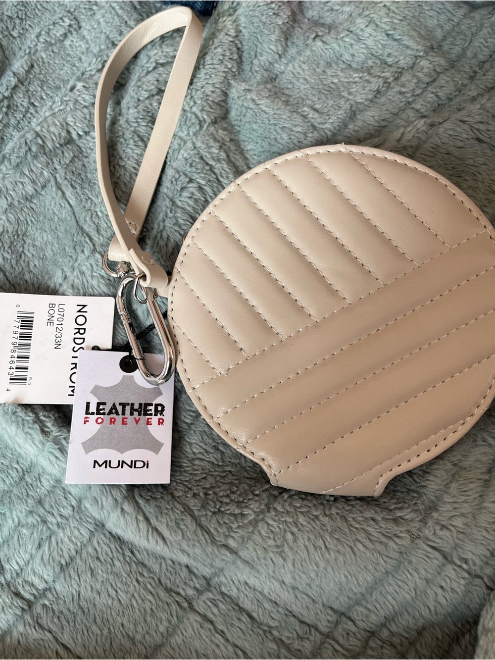 Mundi Nordstrom RFID bone leather round wristlet/ Brand New!